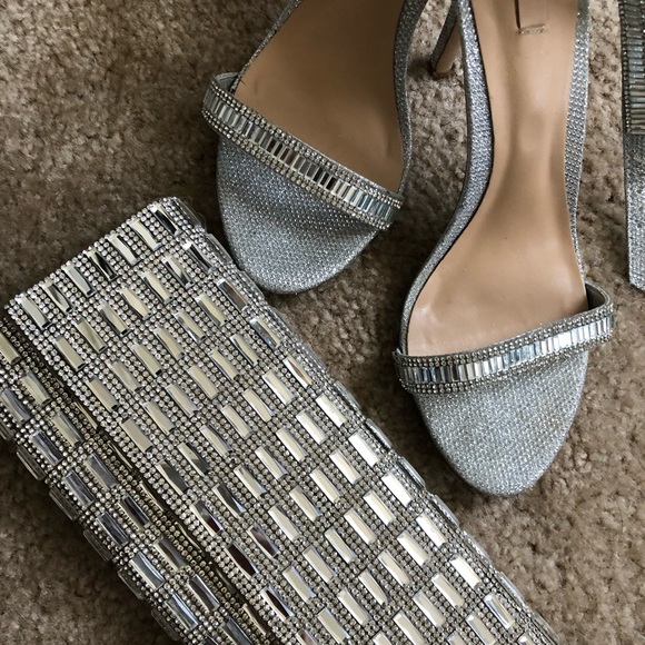 Only wore once - Picture 2 of 4